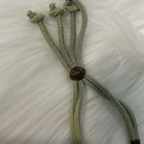 Lenny & Eva Leather Dove and Leaf Bracelet - Picture 3 of 6